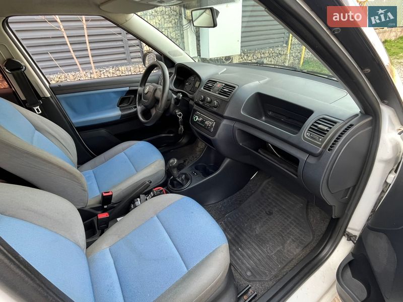 Хетчбек Skoda Fabia 2009 в Чернівцях