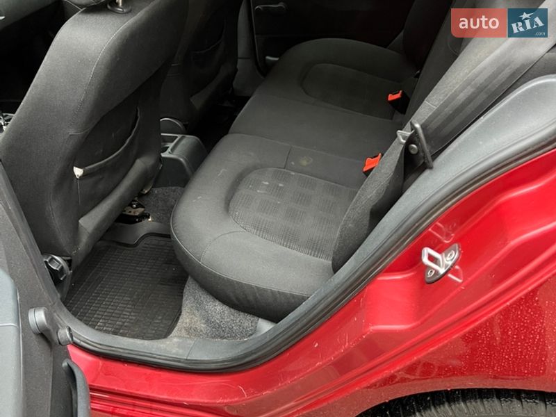 Хэтчбек Skoda Fabia 2006 в Киеве фото 15 Хэтчбек Skoda Fabia 2006 в Киеве