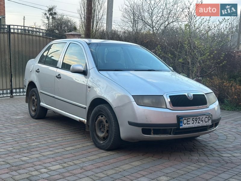 Седан Skoda Fabia 2002 в Чернівцях