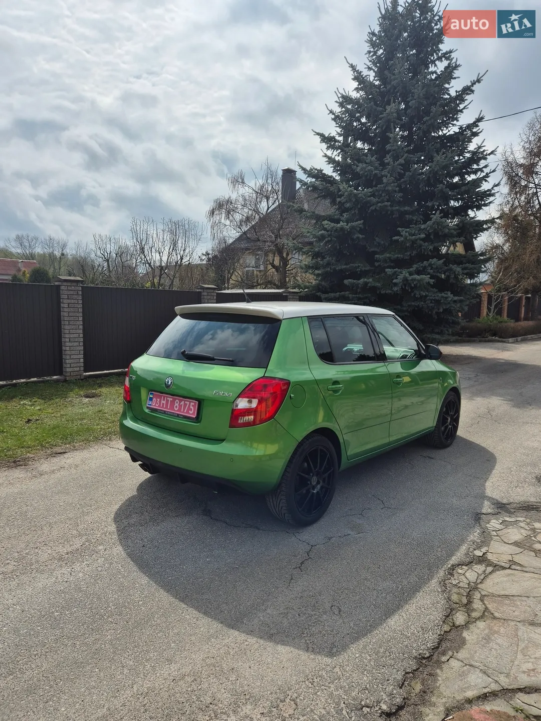 2011 Skoda Fabia - мініатюра 9