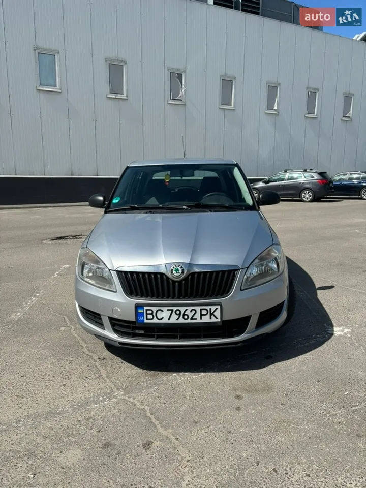2011 Skoda Fabia - мініатюра 10