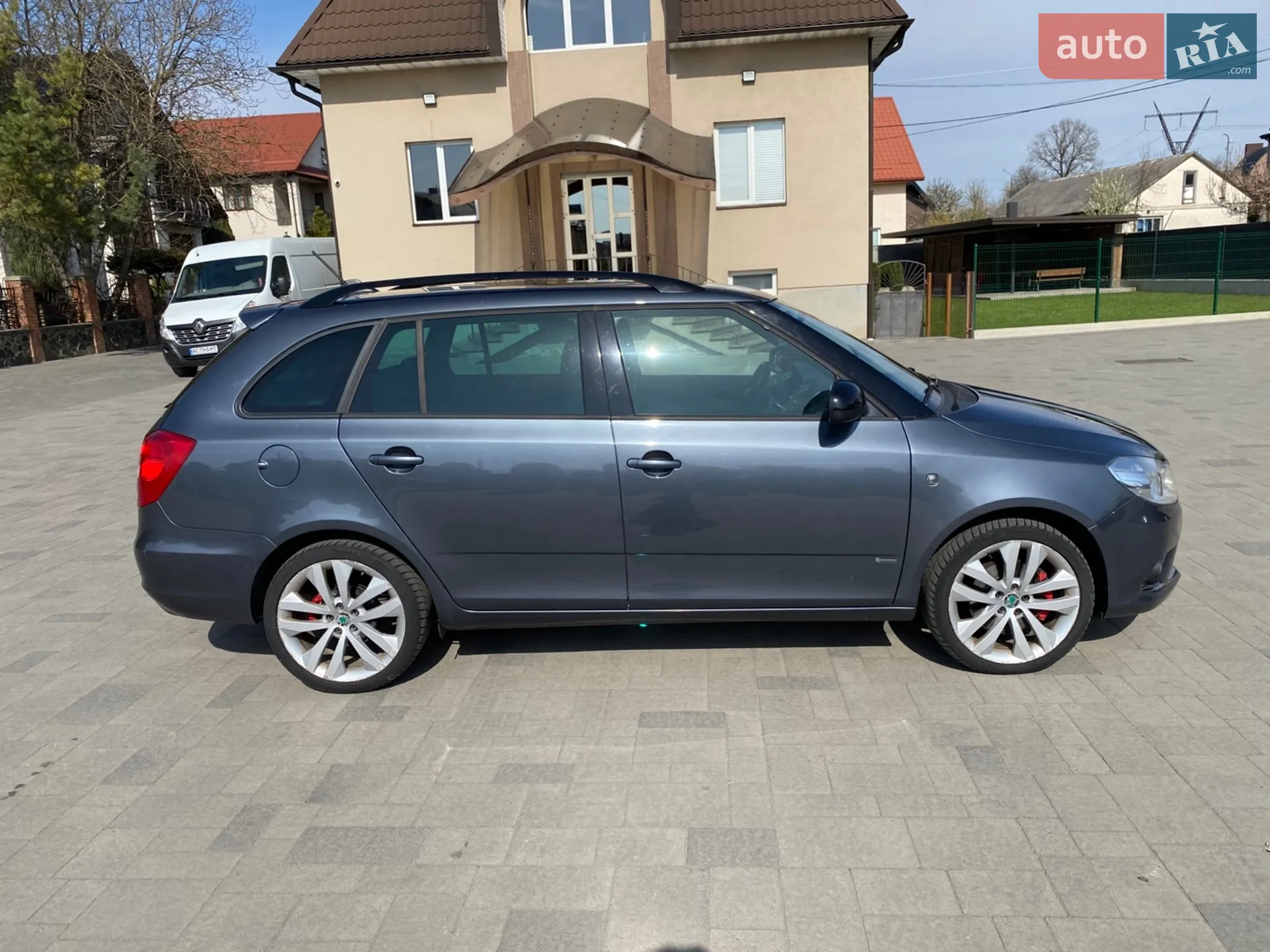 2011 Skoda Fabia - мініатюра 3