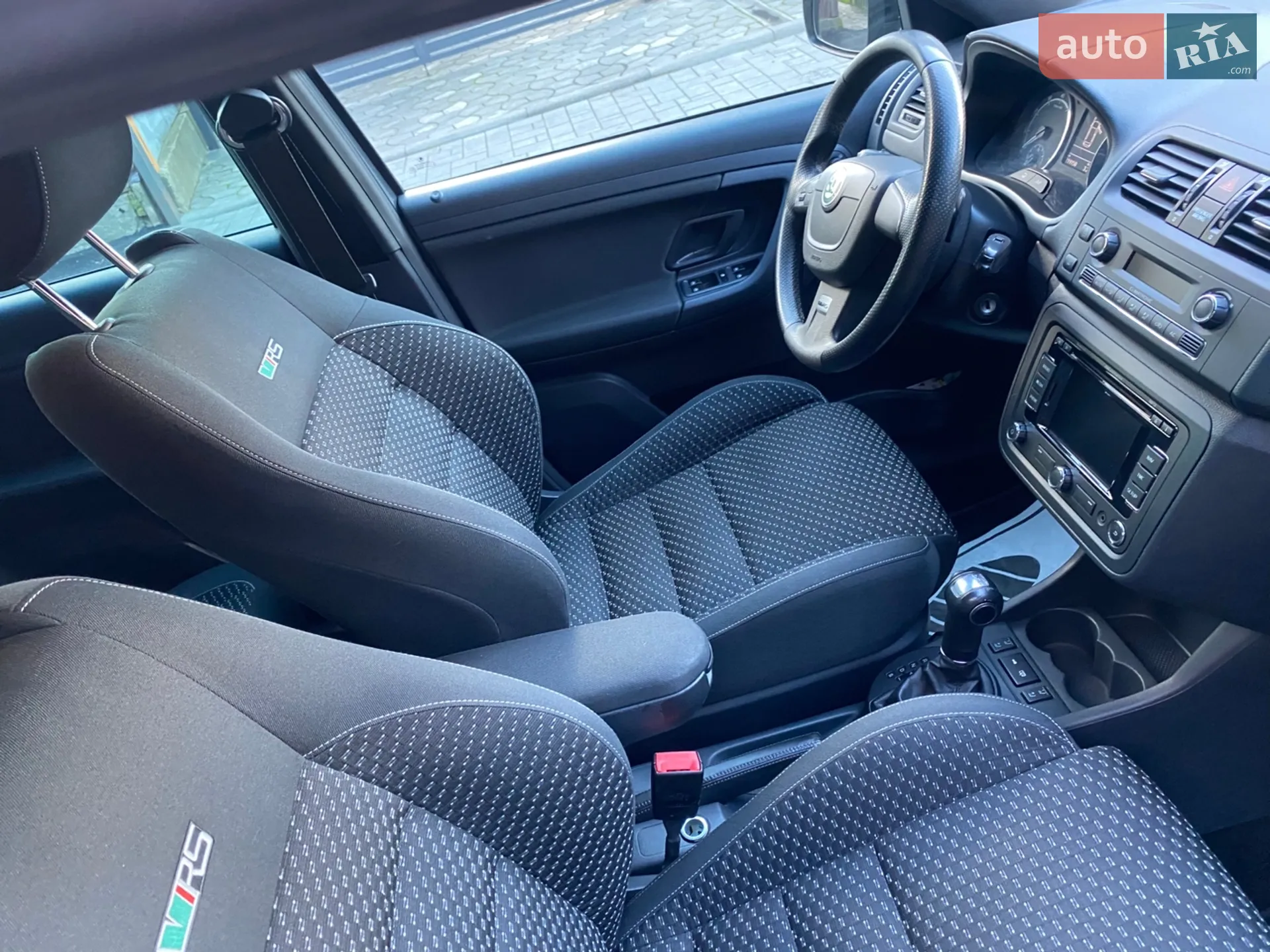 2011 Skoda Fabia - мініатюра 10