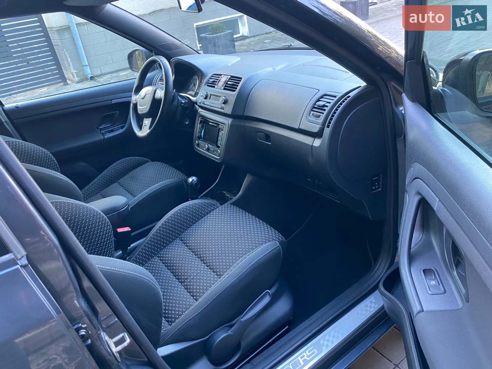 2011 Skoda Fabia - мініатюра 13