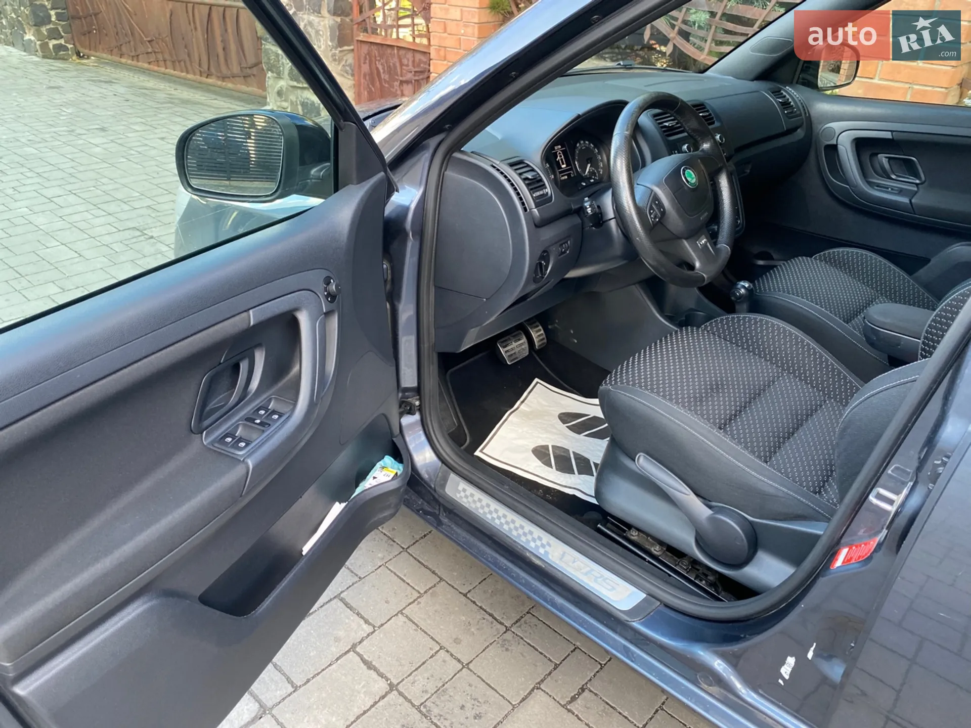 2011 Skoda Fabia - мініатюра 28