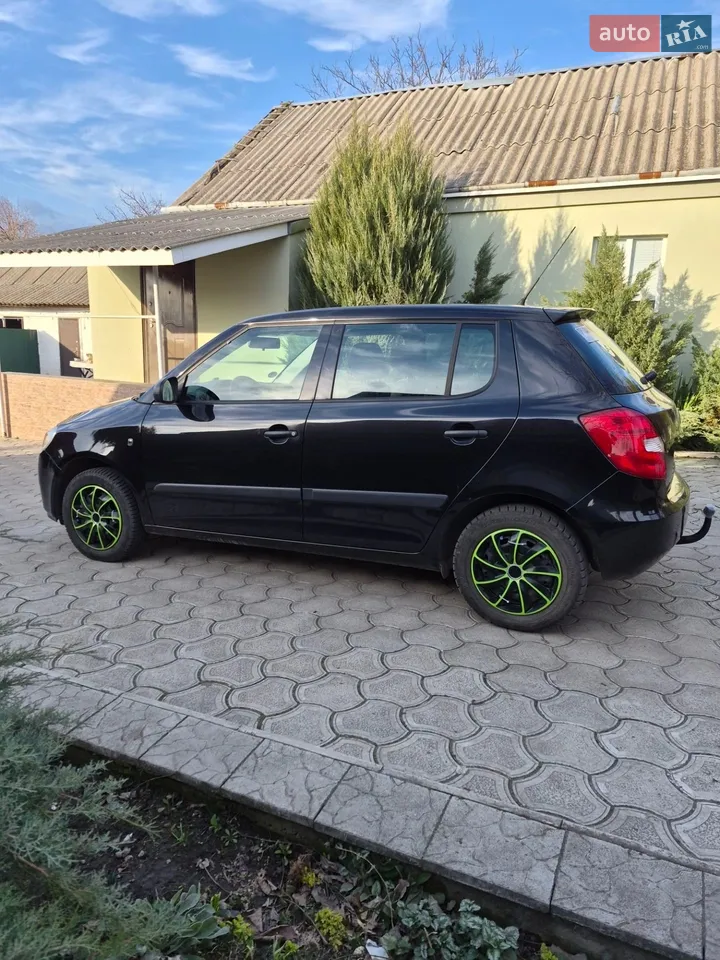 2010 Skoda Fabia - мініатюра 6
