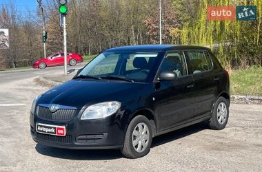 Хэтчбек Skoda Fabia 2010 в Киеве