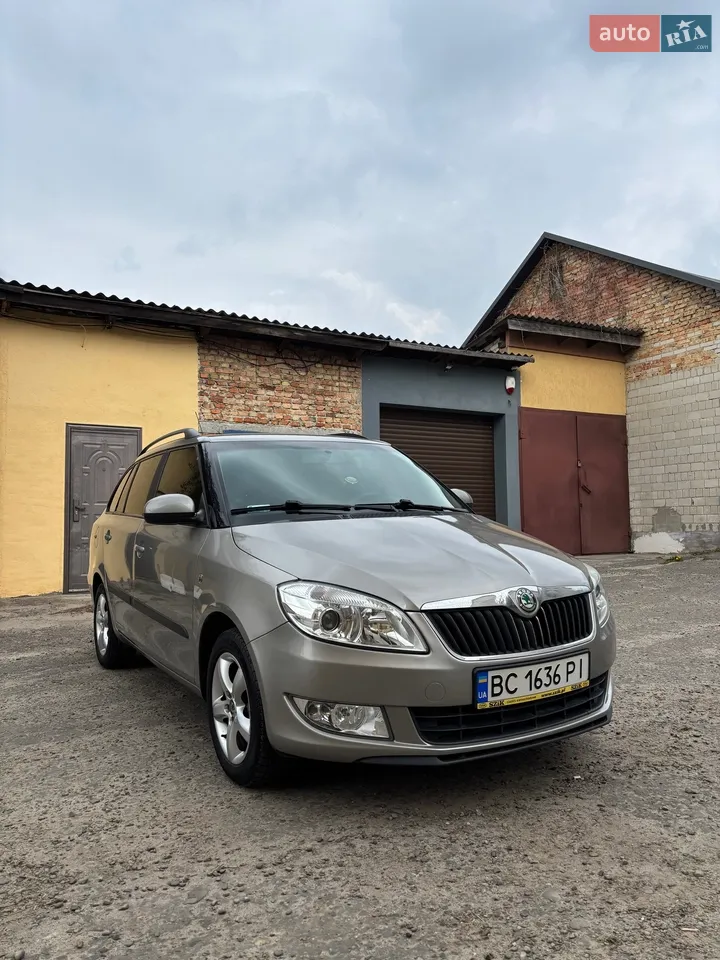 2011 Skoda Fabia - мініатюра 13