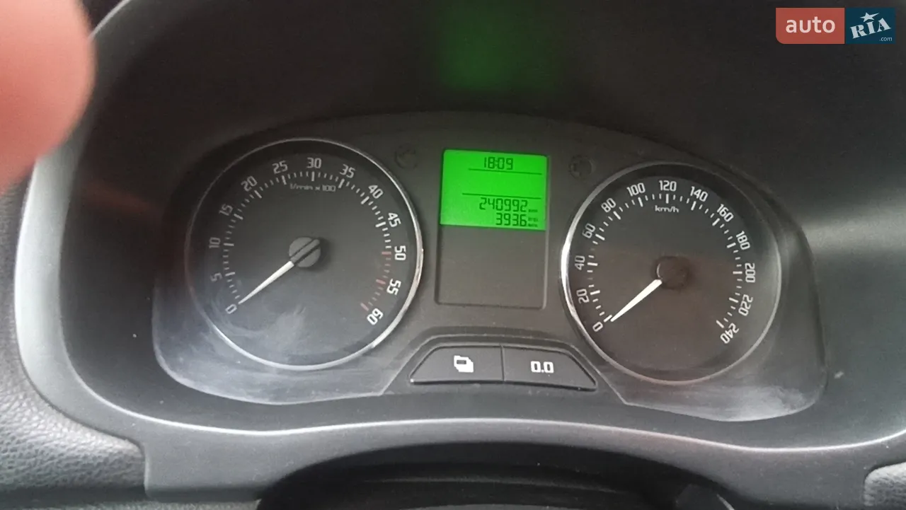 2010 Skoda Fabia - мініатюра 13