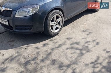 Хэтчбек Skoda Fabia 2009 в Львове