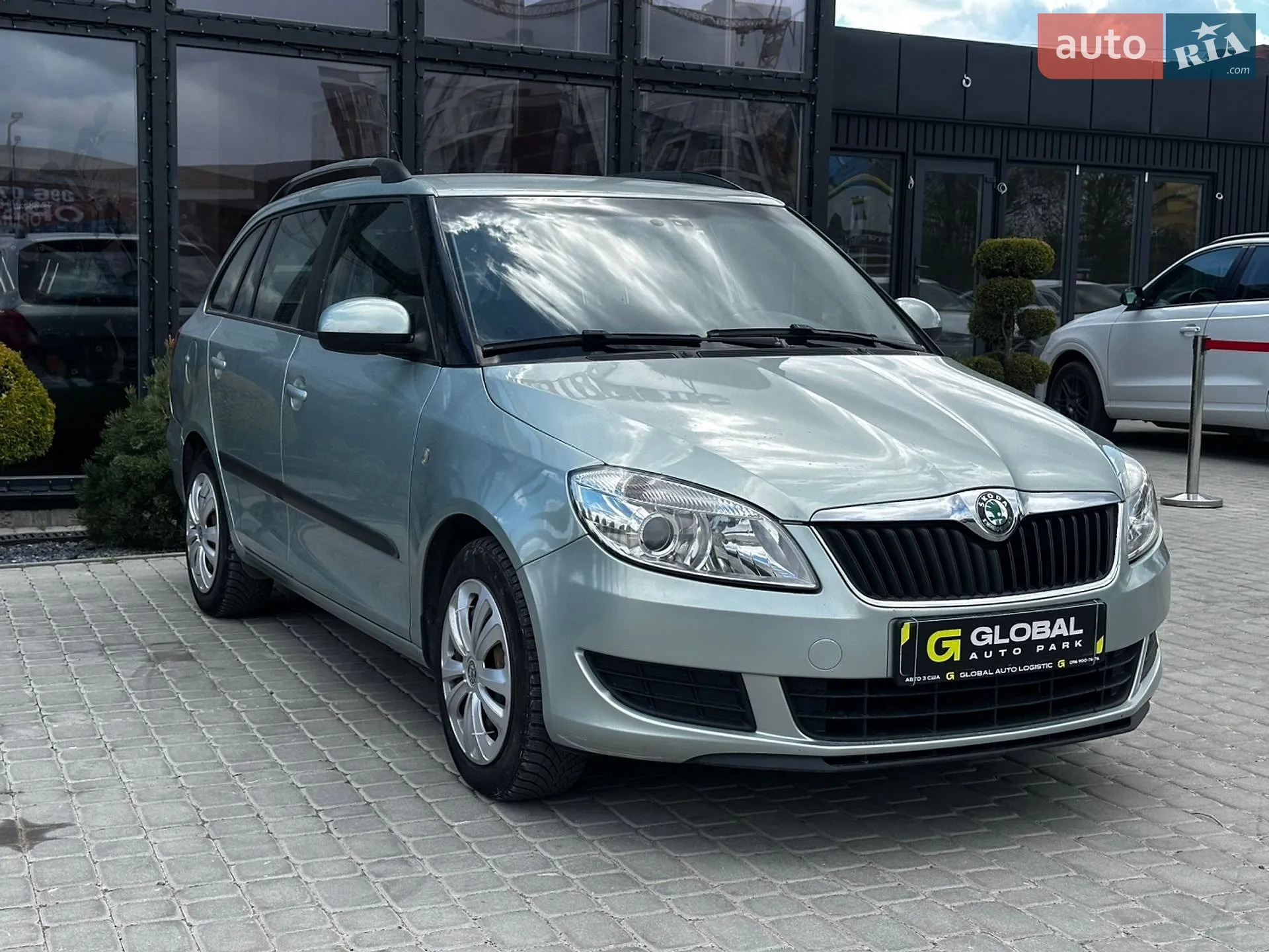 2010 Skoda Fabia - мініатюра 4