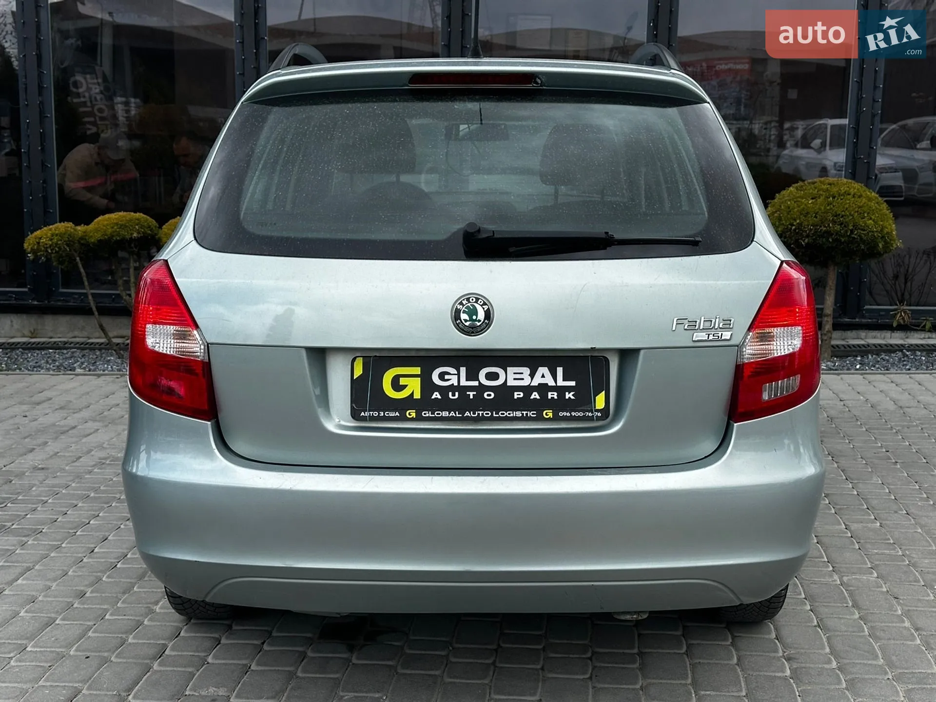2010 Skoda Fabia - мініатюра 9