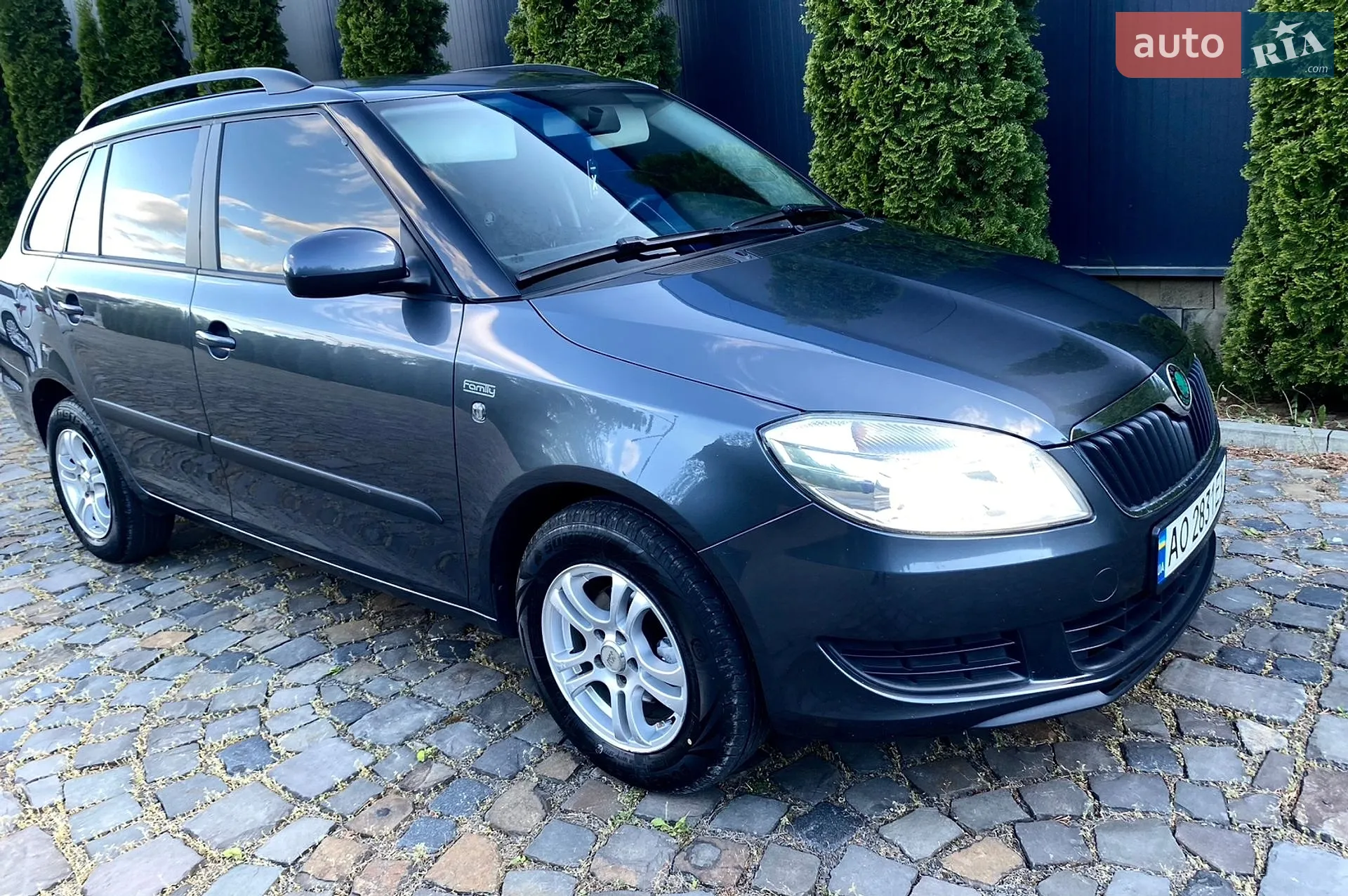 2011 Skoda Fabia - мініатюра 2