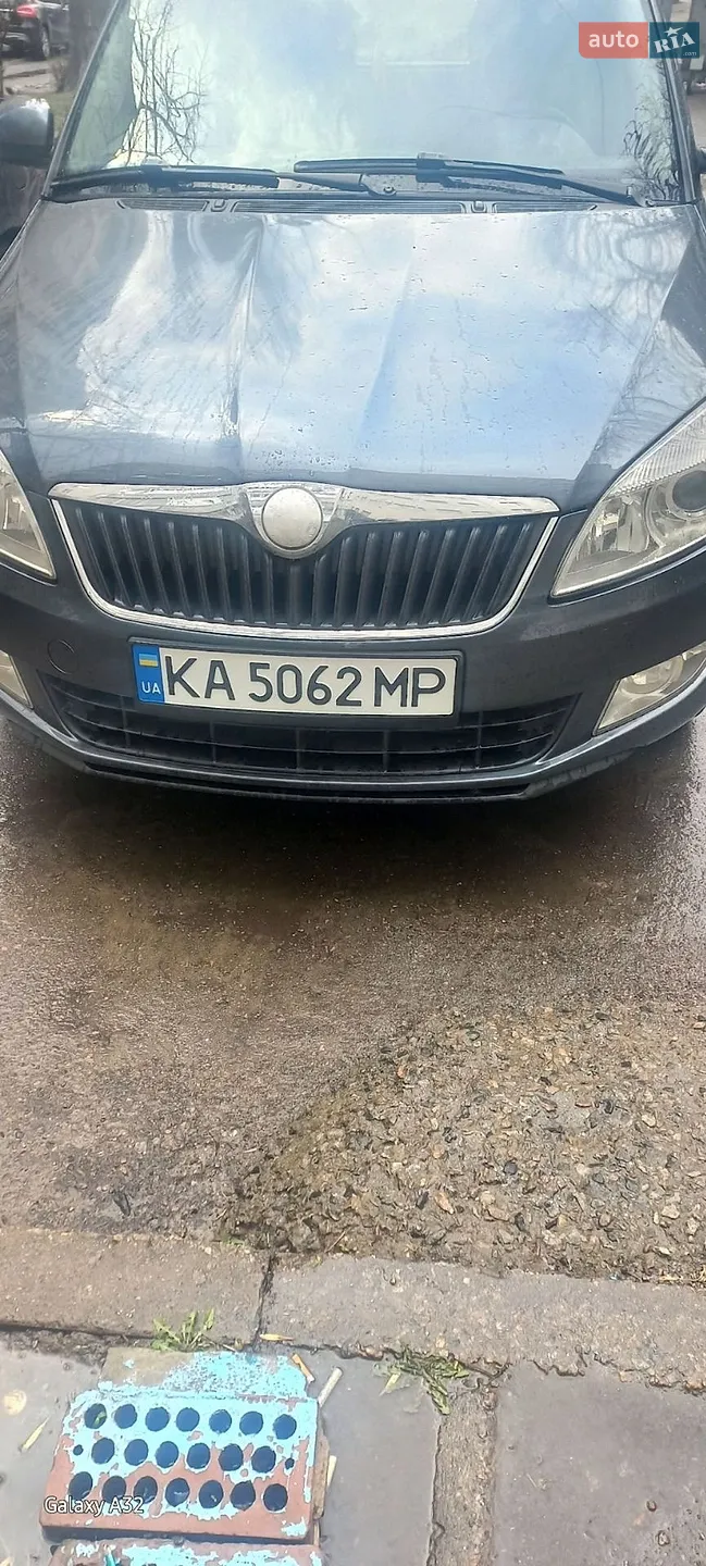 2010 Skoda Fabia - мініатюра 2