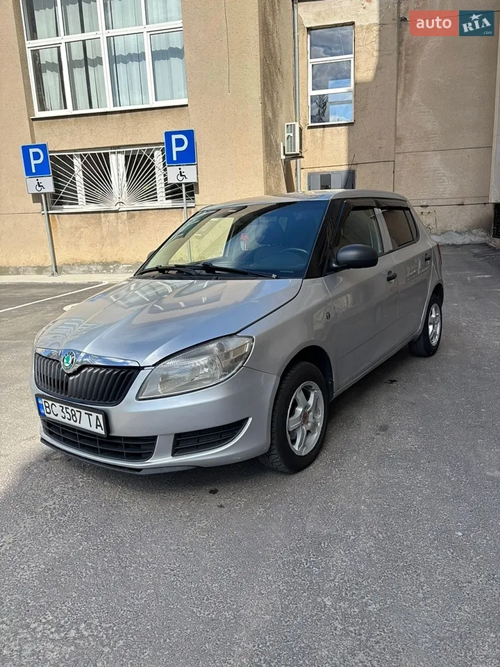 2010 Skoda Fabia - мініатюра 16