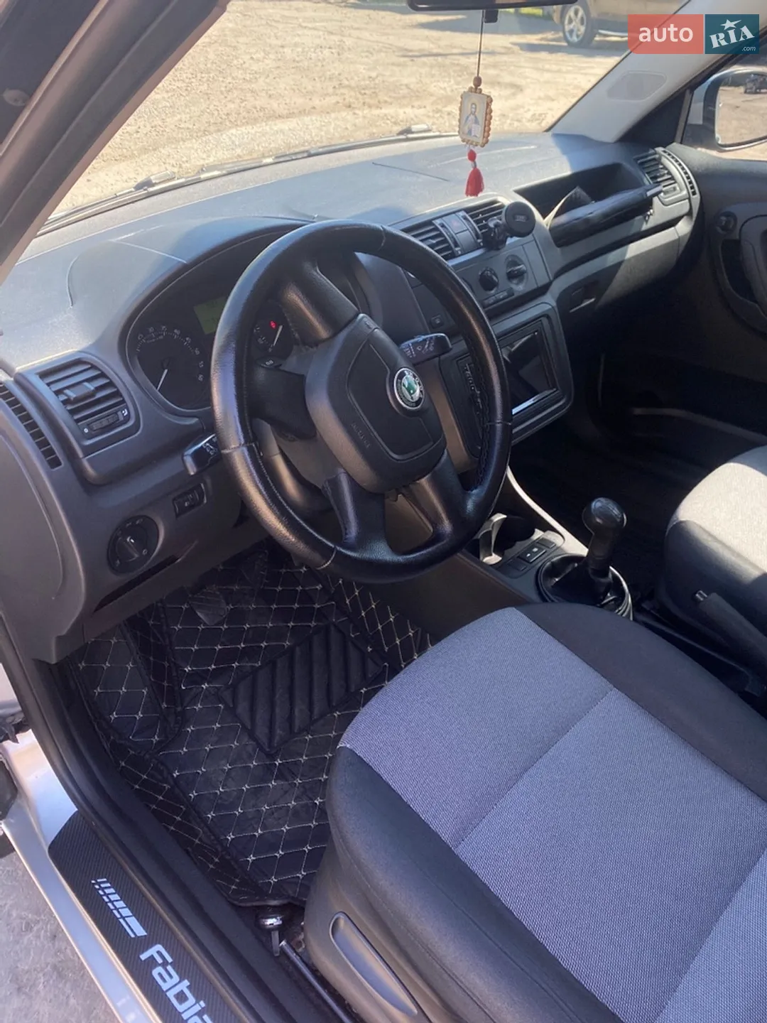 2010 Skoda Fabia - мініатюра 12