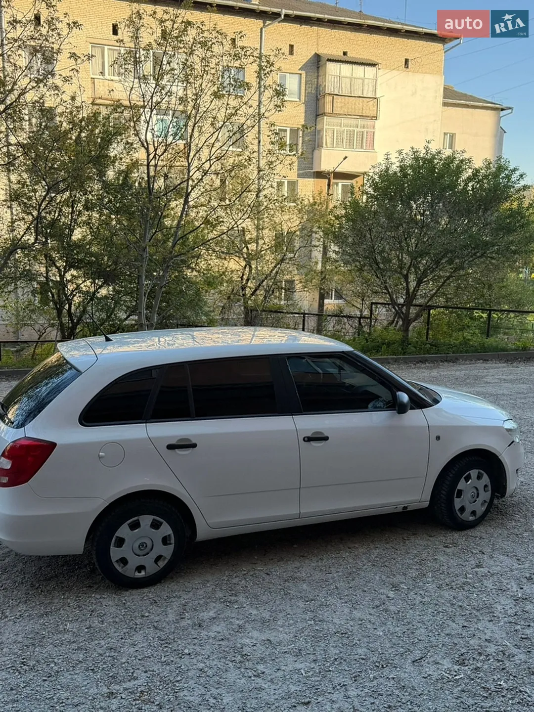 2011 Skoda Fabia - мініатюра 5