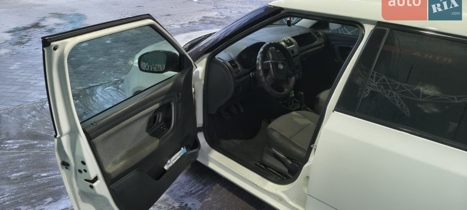 2011 Skoda Fabia - мініатюра 7