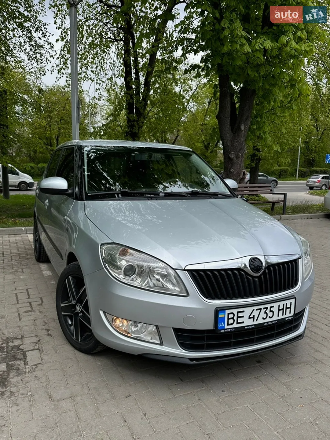 2011 Skoda Fabia - мініатюра 2