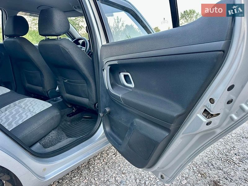 Хэтчбек Skoda Fabia 2010 в Сумах фото 24 Хэтчбек Skoda Fabia 2010 в Сумах