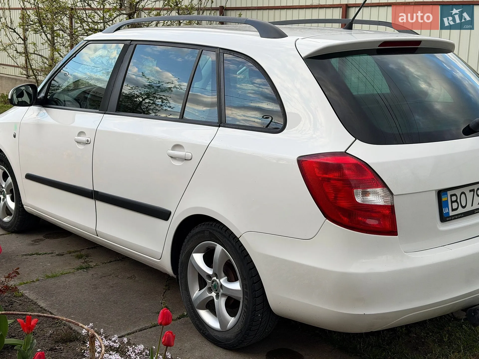 2011 Skoda Fabia - мініатюра 3