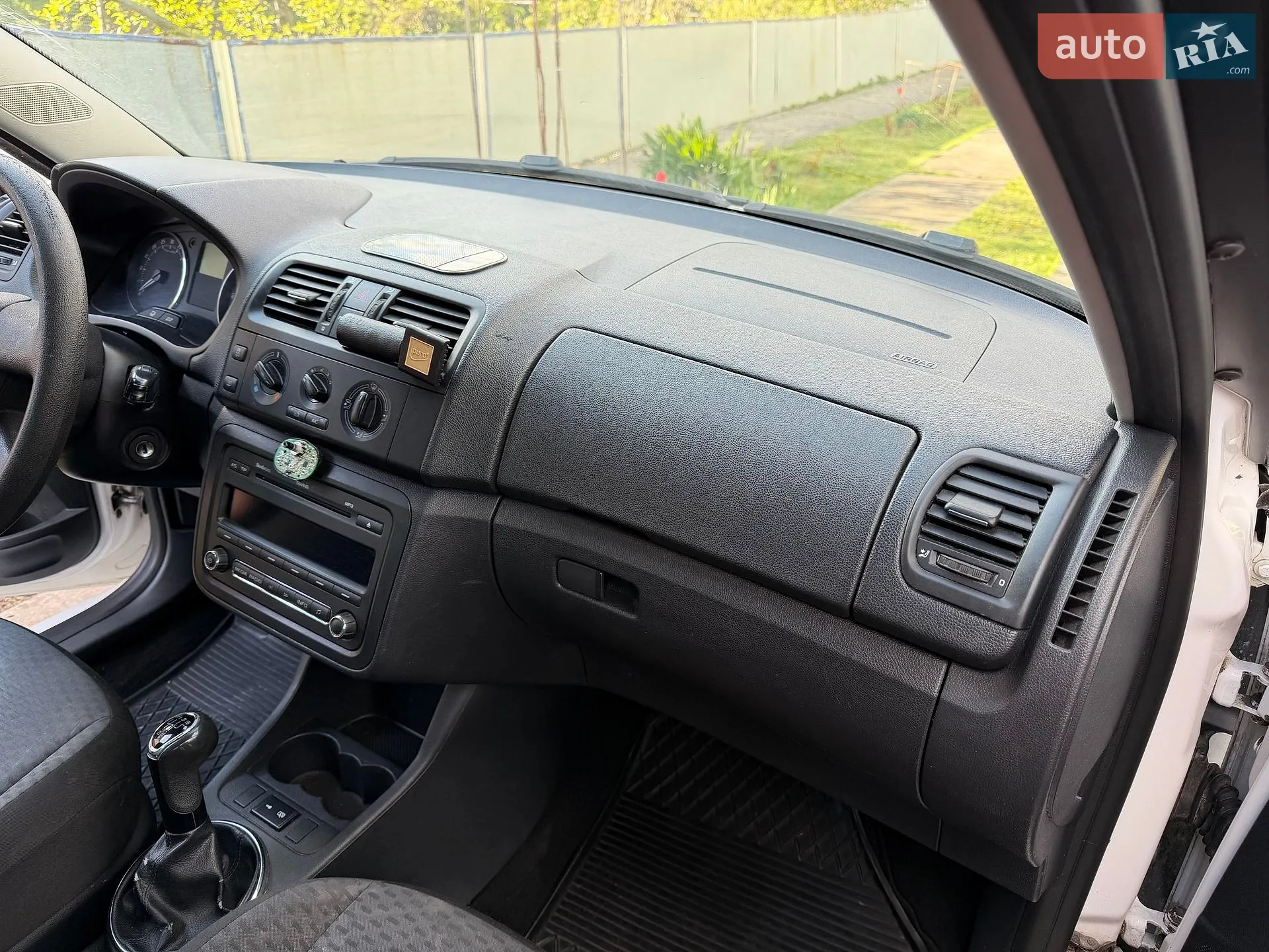 2011 Skoda Fabia - мініатюра 9
