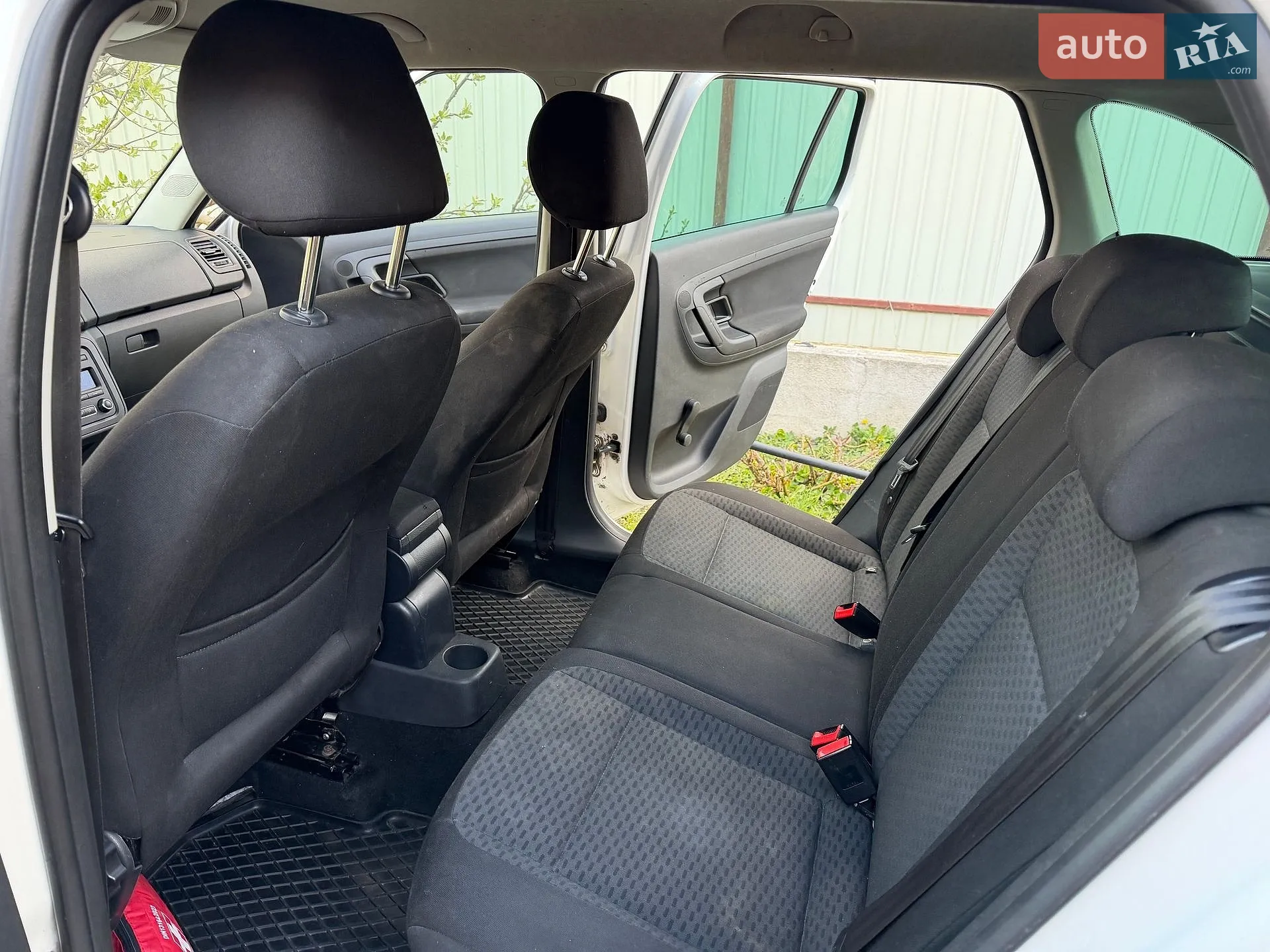 2011 Skoda Fabia - мініатюра 10