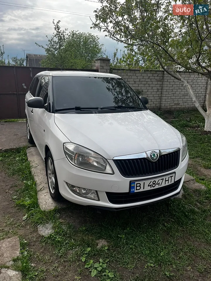 2011 Skoda Fabia - мініатюра 21