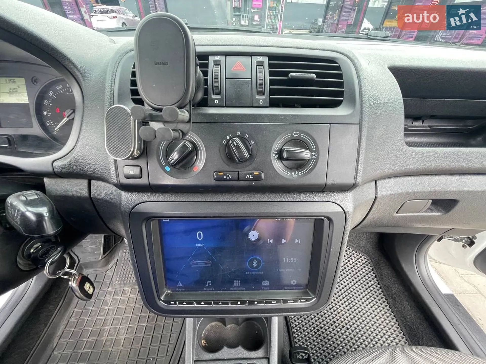 2011 Skoda Fabia - мініатюра 9