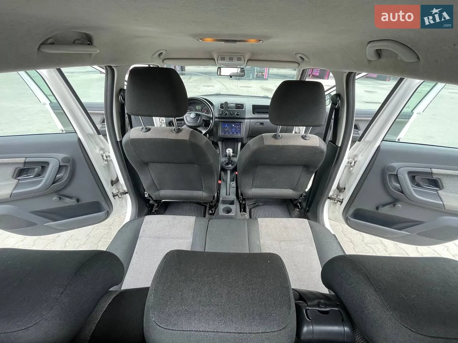 2011 Skoda Fabia - мініатюра 6