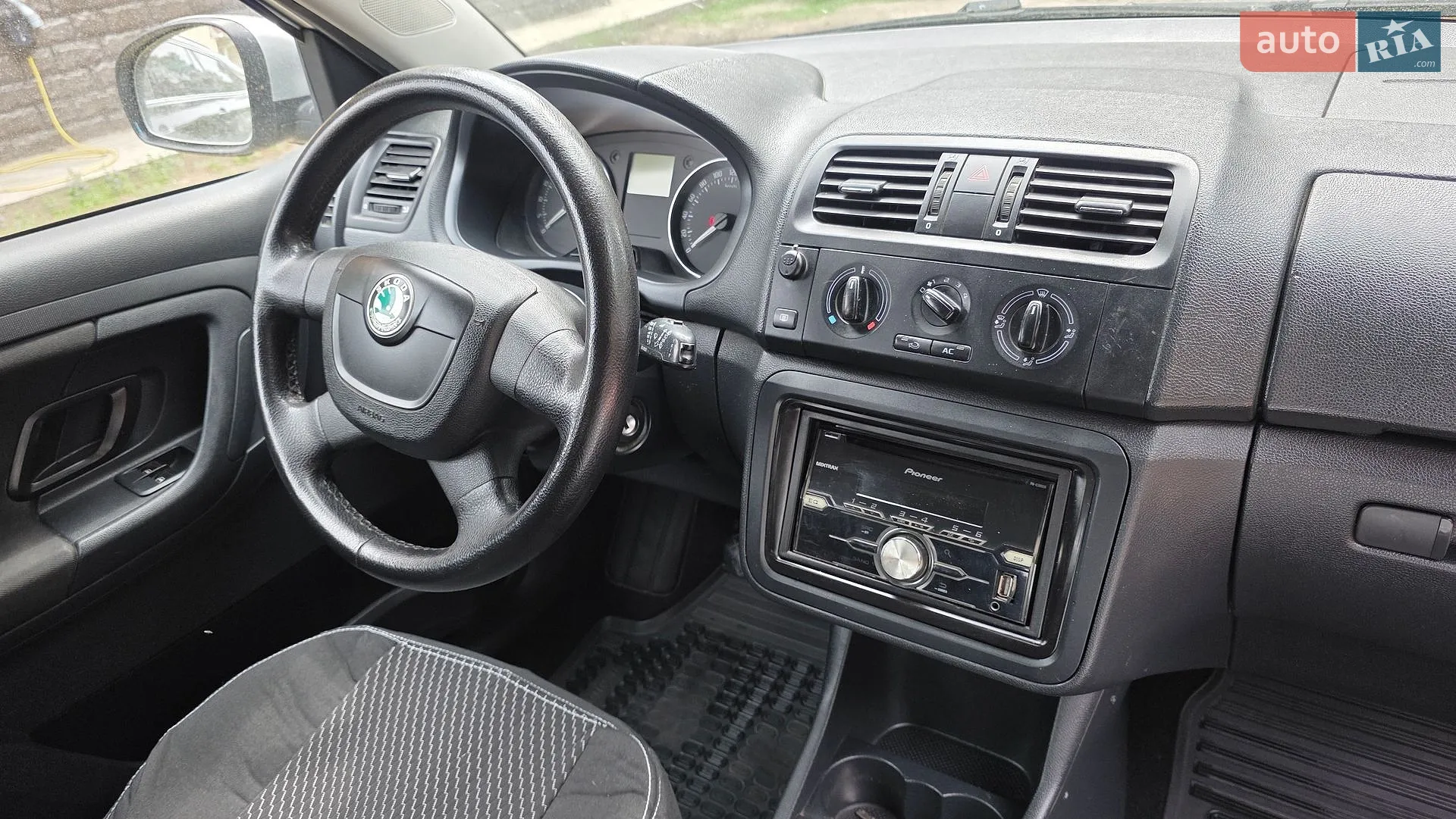 2011 Skoda Fabia - мініатюра 48