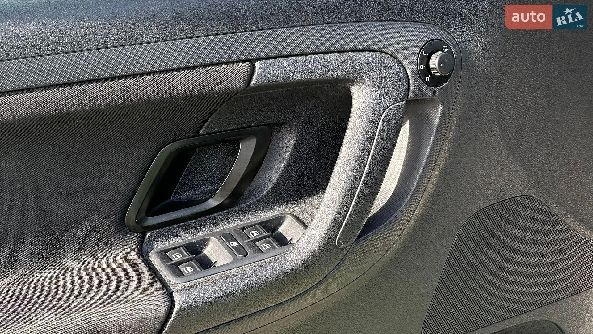 2010 Skoda Fabia - мініатюра 48