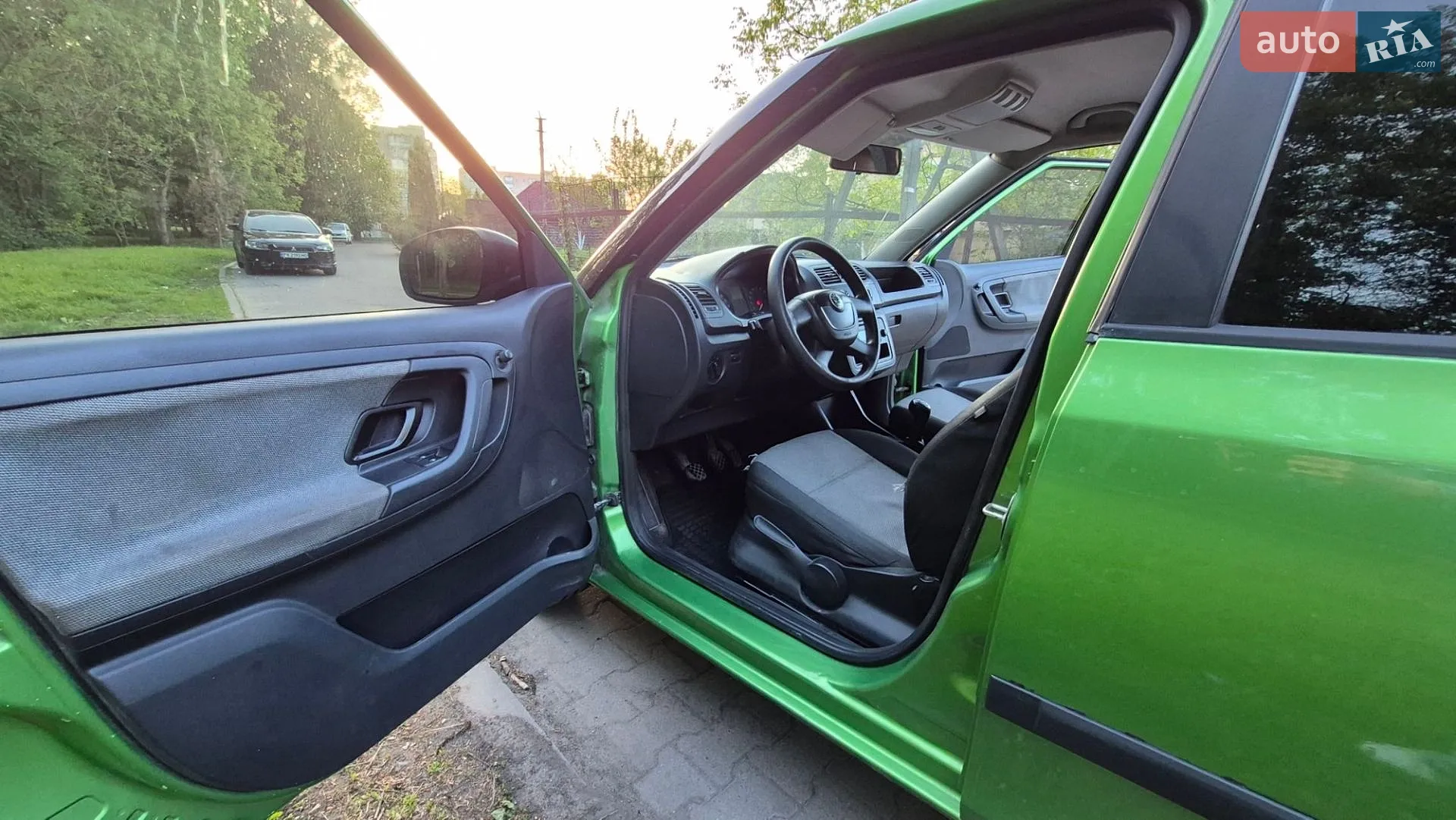 2010 Skoda Fabia - мініатюра 8