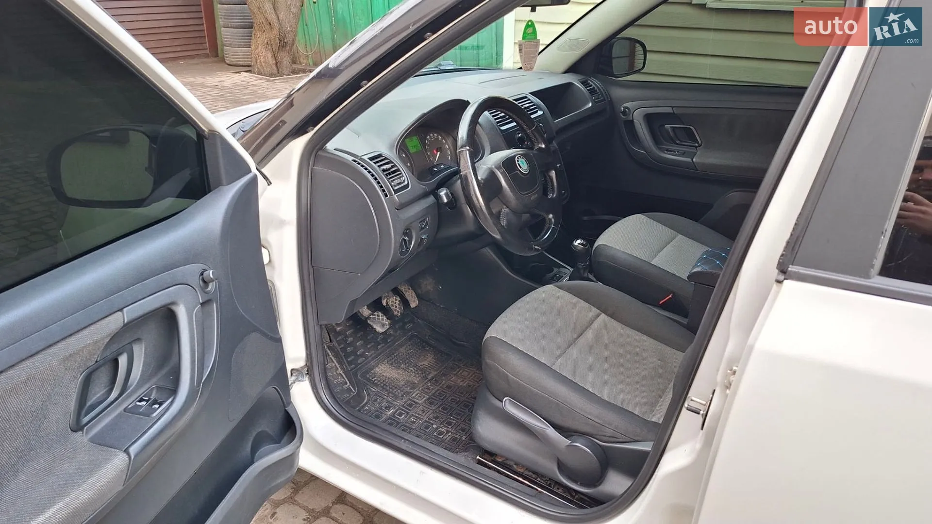 2010 Skoda Fabia - мініатюра 5