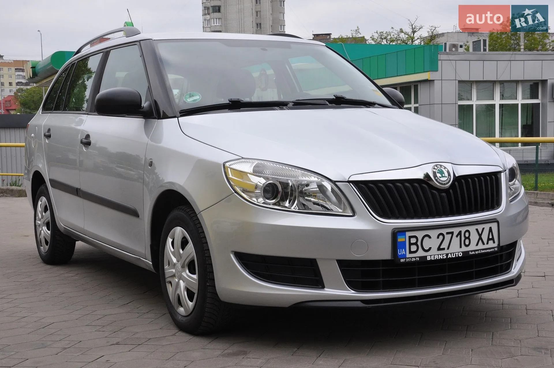 2011 Skoda Fabia - мініатюра 8