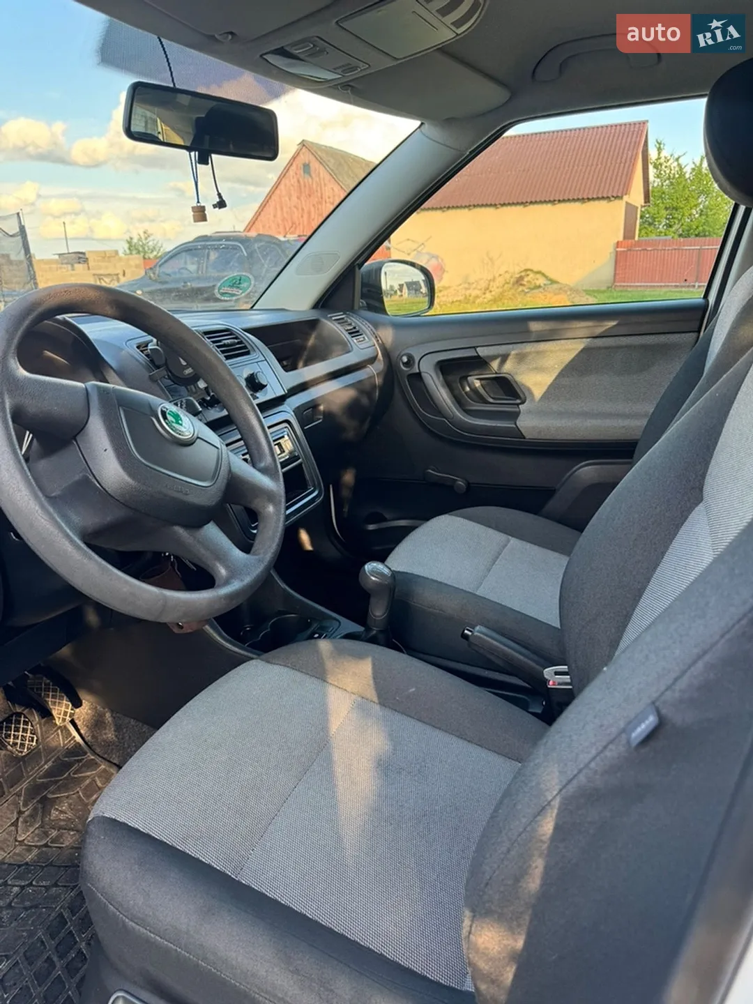 2010 Skoda Fabia - мініатюра 4