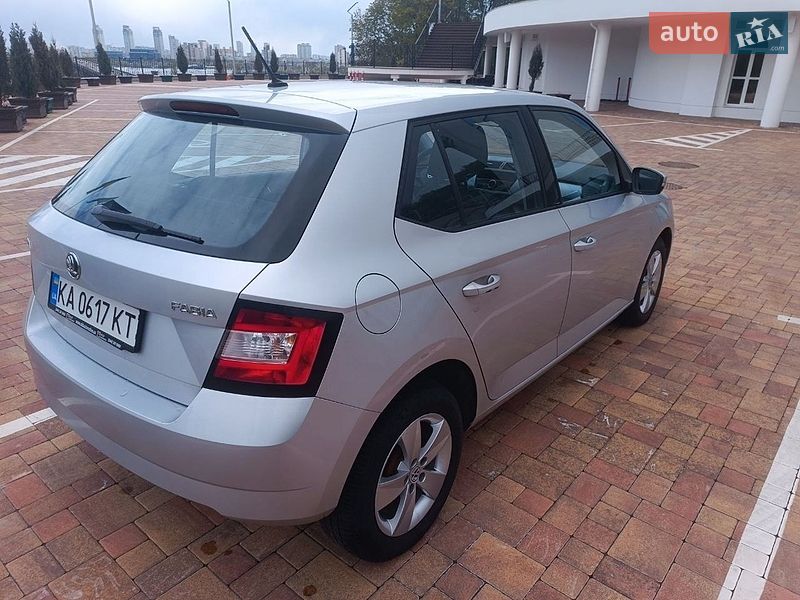 Хэтчбек Skoda Fabia 2017 в Киеве