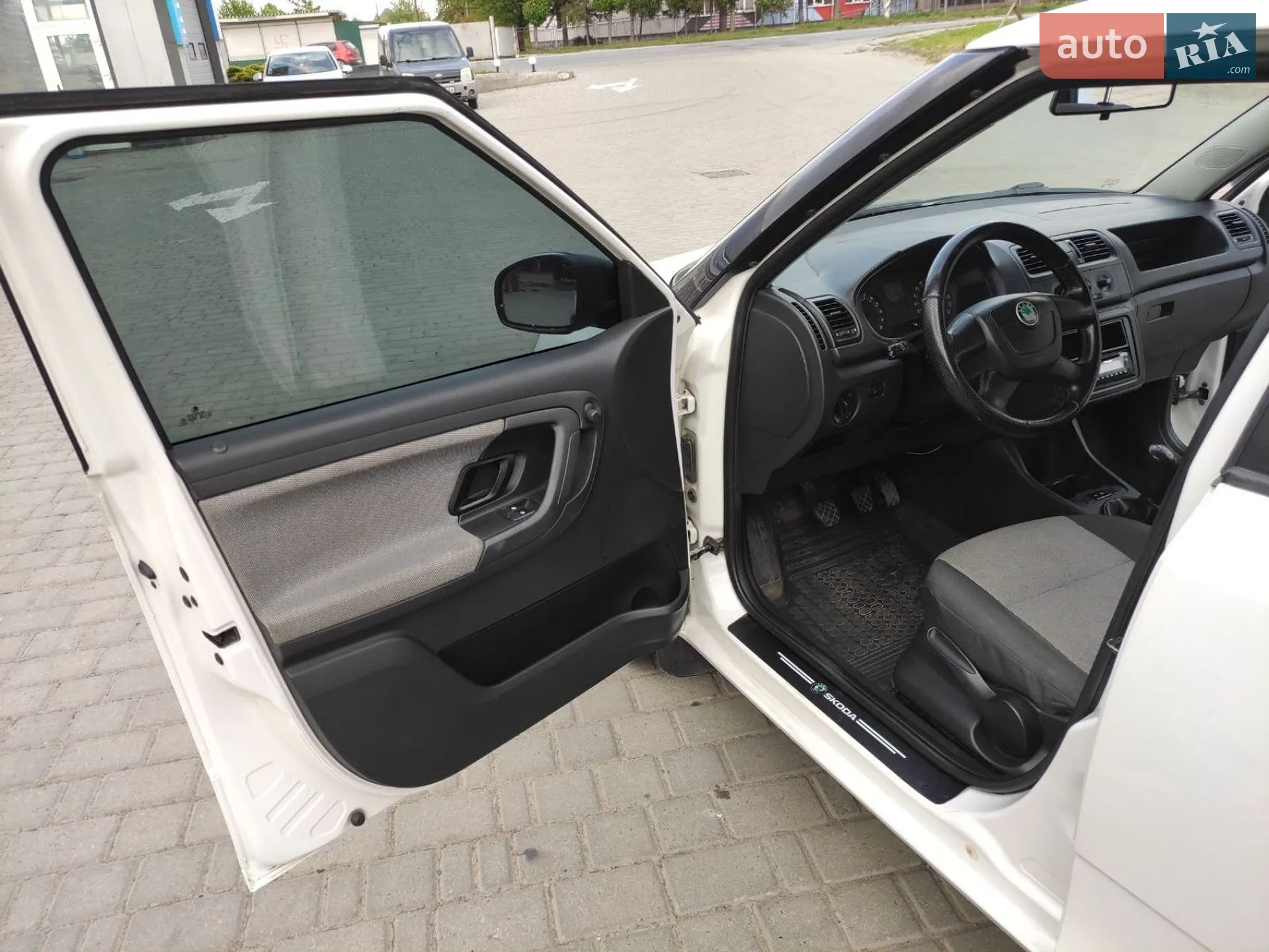2010 Skoda Fabia - мініатюра 12