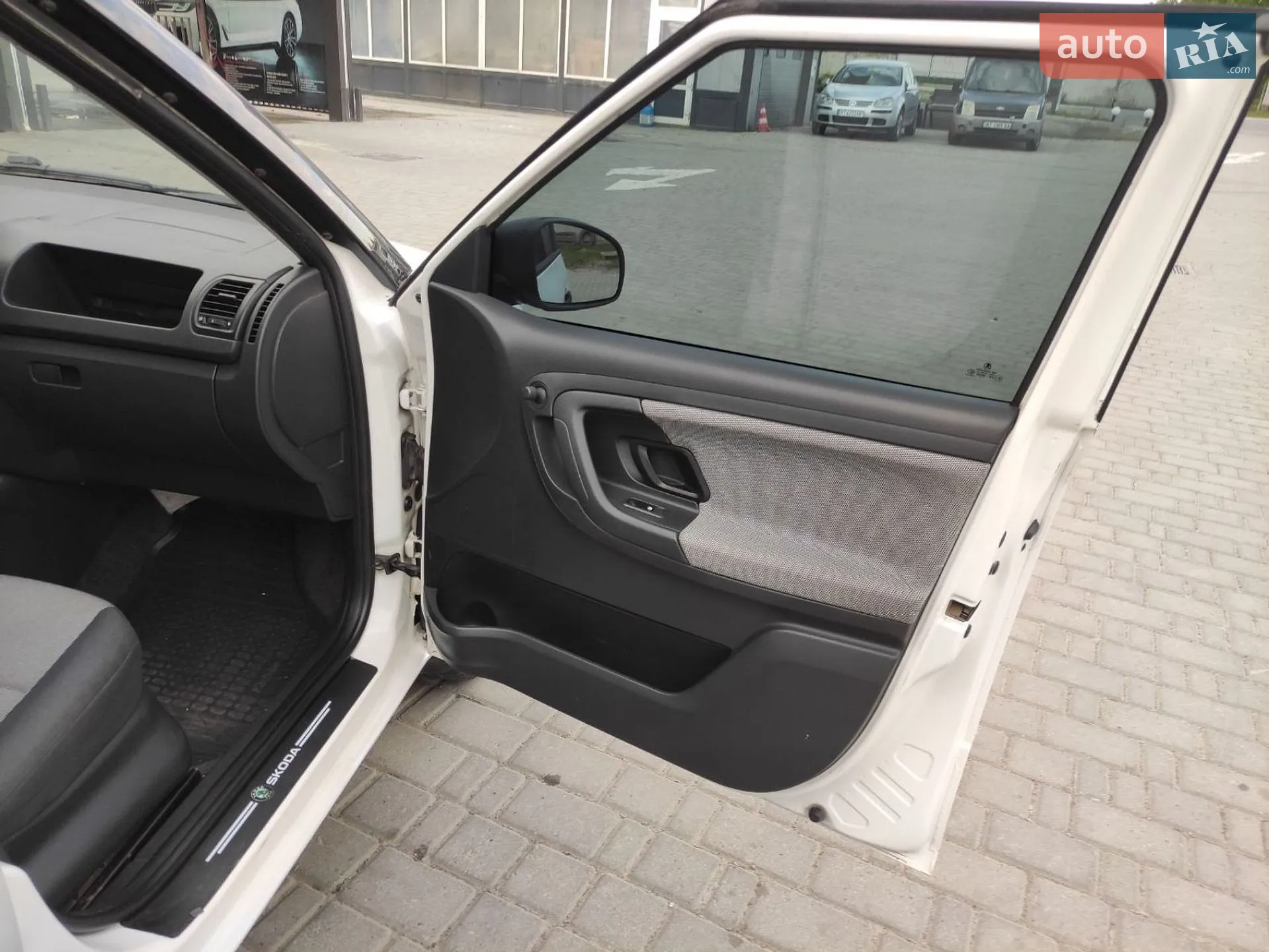 2010 Skoda Fabia - мініатюра 17