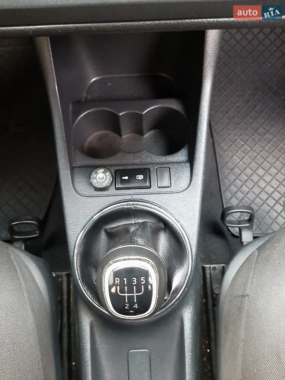2014 Skoda Fabia - мініатюра 15