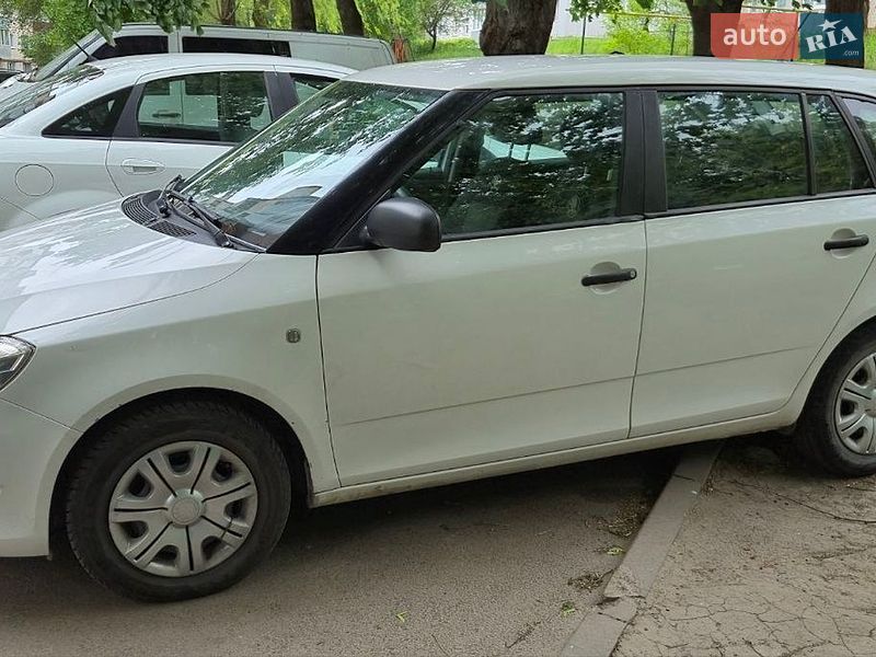 Универсал Skoda Fabia 2011 в Тернополе