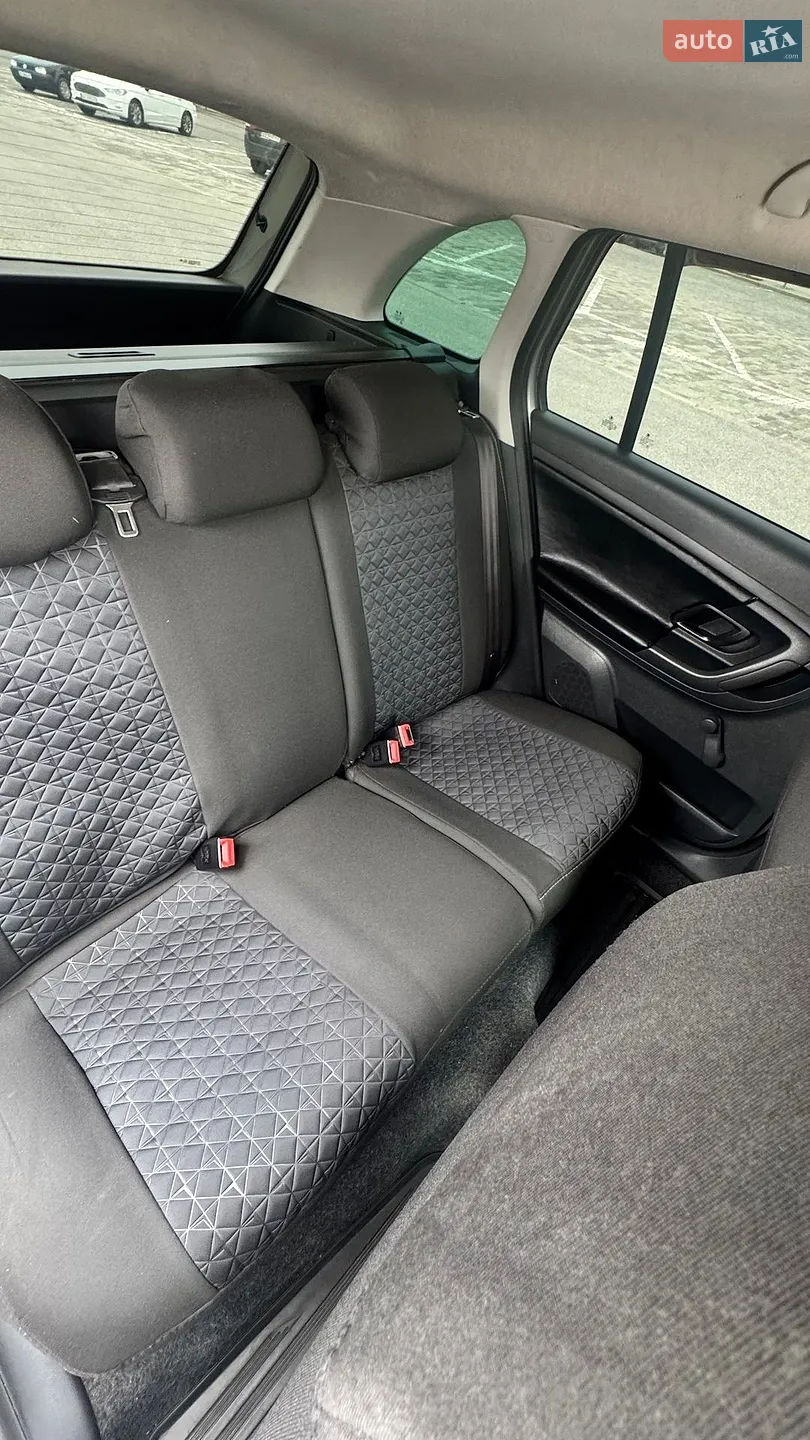 2012 Skoda Fabia - мініатюра 8