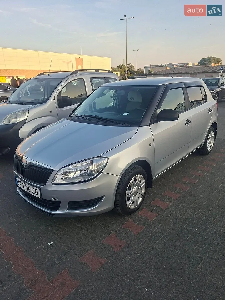 2010 Skoda Fabia - мініатюра 8