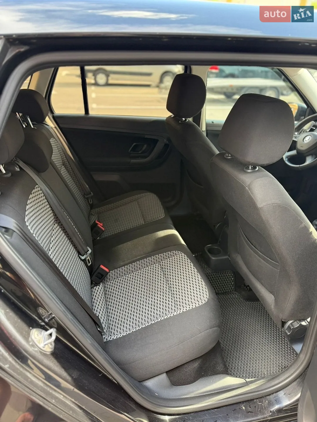 2013 Skoda Fabia - мініатюра 6