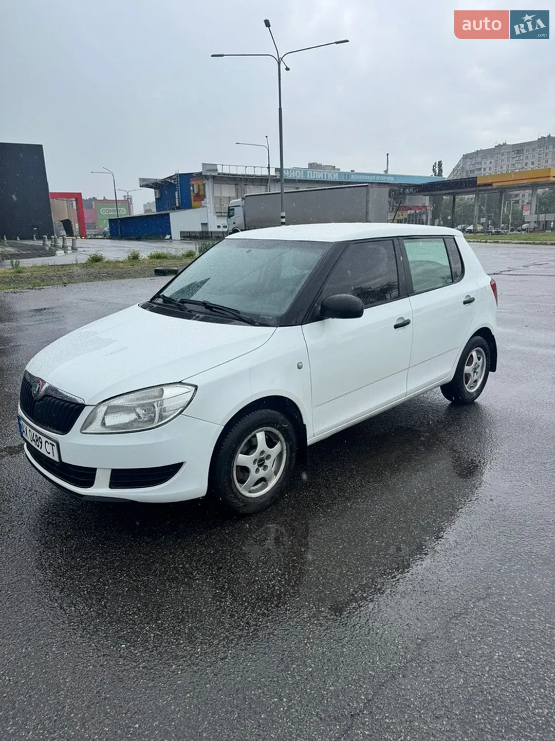 2012 Skoda Fabia - мініатюра 2