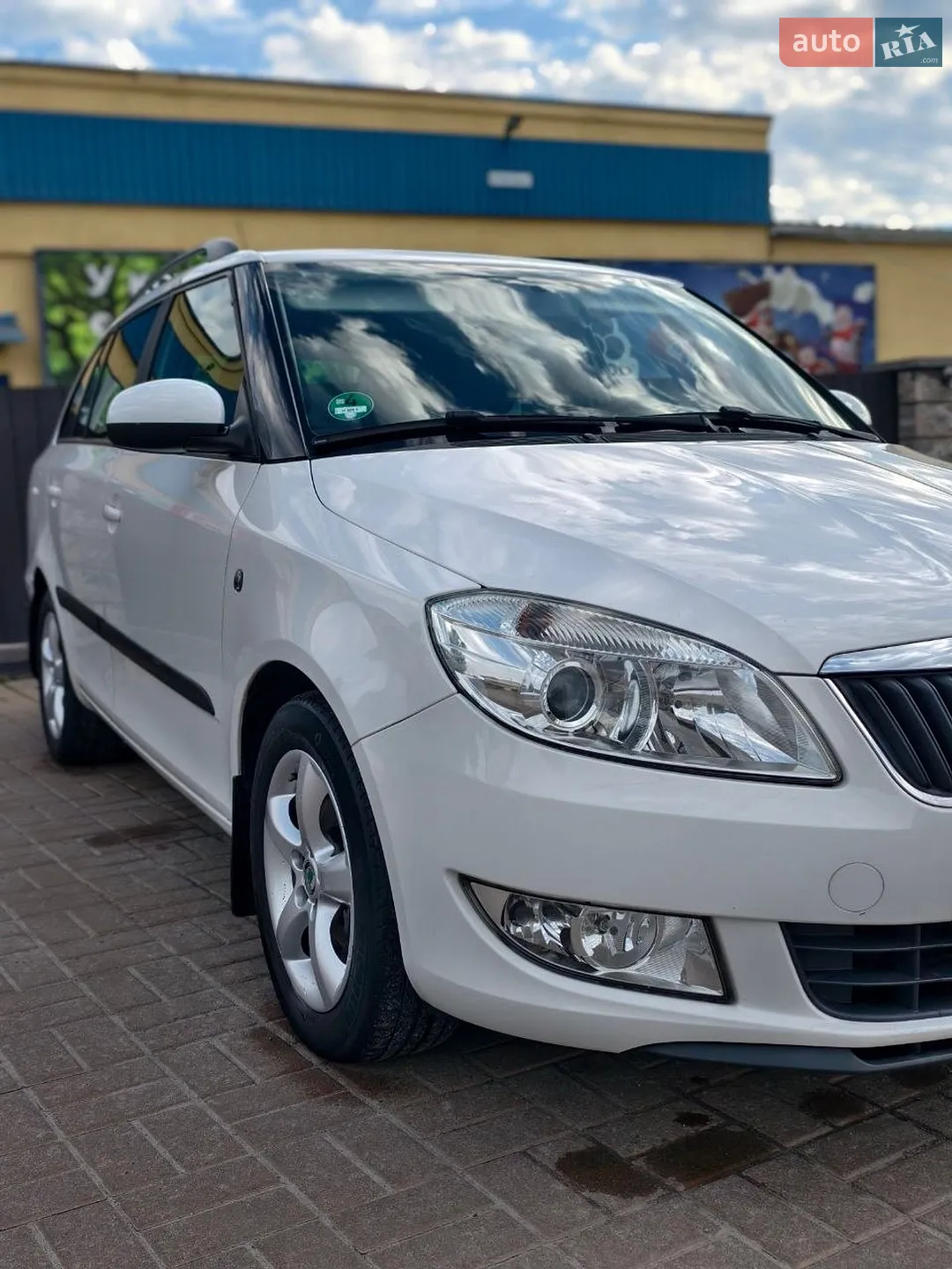 2011 Skoda Fabia - мініатюра 3