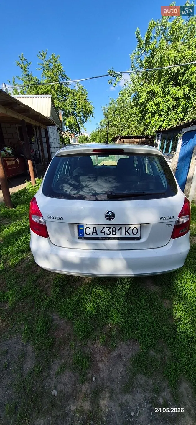 2013 Skoda Fabia - мініатюра 3