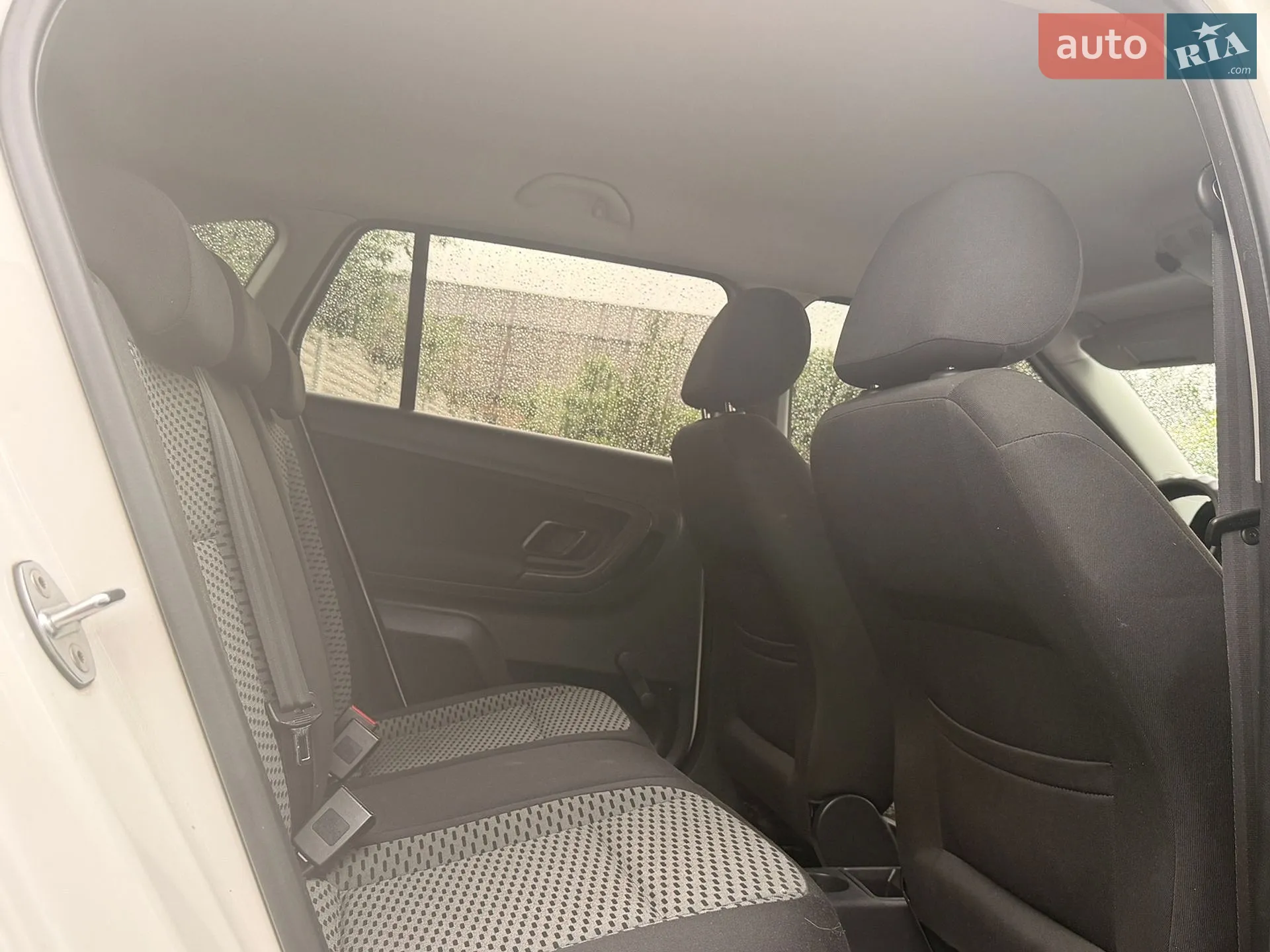 2012 Skoda Fabia - мініатюра 6