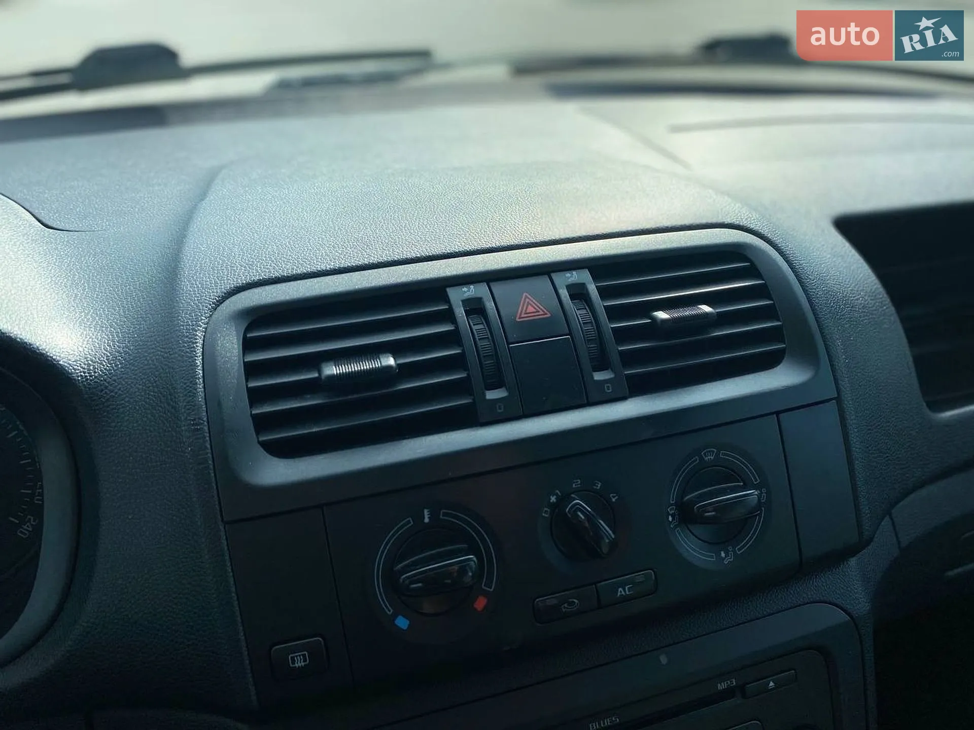 2011 Skoda Fabia - мініатюра 34