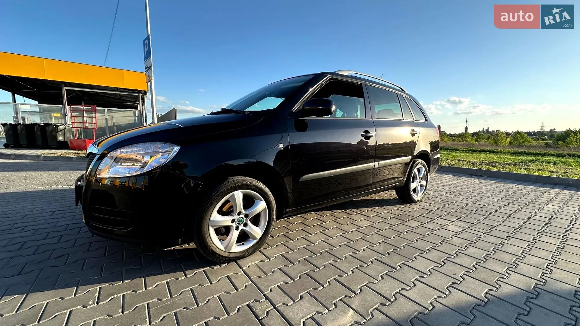 2010 Skoda Fabia - мініатюра 8